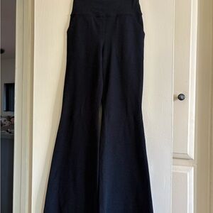 Beyond Yoga Space Dye Flared Pants in Black